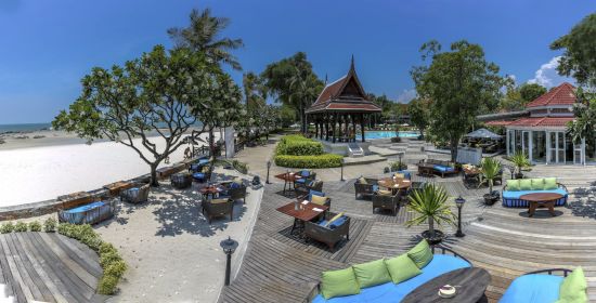 Centara Grand Beach Resort & Villas Hua Hin:  Coast Beach Club and Bistro