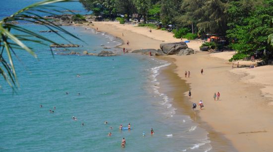 Khaolak Paradise Resort in Khao Lak:  Aerial view of the beach