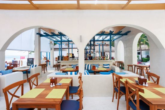 Chaweng Cove Beach Resort in Ko Samui:  The Cove Restaurant | Pool Bar