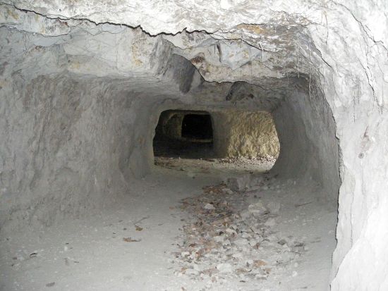 Unbekanntes Paradies Timor-Leste ab Dili: Venilale Japanese tunnels from World War II