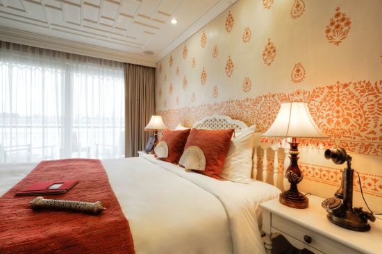 Flusskreuzfahrt nach Angkor ab Saigon: The Jahan Superior Stateroom