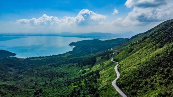 Découverte active du centre du Vietnam de Hué: Hai Van Pass between Hue and Danang