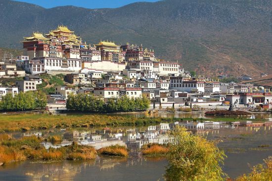 Yunnan aktiv erleben ab Kunming: Zhongdian Ganden Sumtseling Monastery
