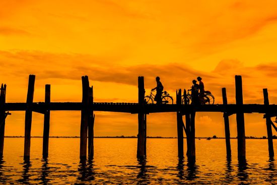 La fascination du Myanmar – un pays en mutation de Naypyitaw: Mandalay Amarapura U-Bein Bridge