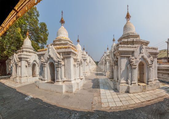 La fascination du Myanmar – un pays en mutation de Naypyitaw: Mandalay Kuthodaw Pagoda
