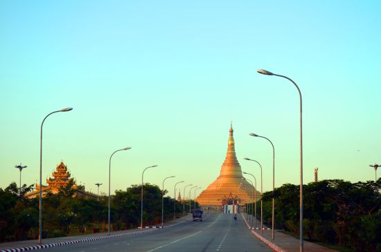 La fascination du Myanmar – un pays en mutation de Naypyitaw: Naypyitaw: capital of Myanmar