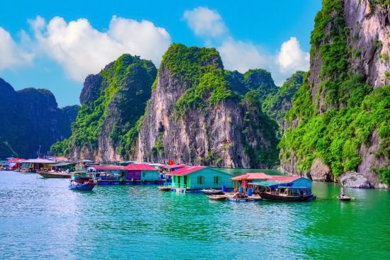 Les hauts lieux du Vietnam de Hanoi: Halong Bay Floating Fishing Village