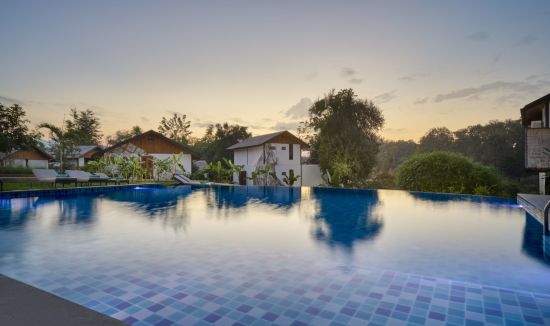 Découverte active de Luang Prabang: pool: Infinity Pool