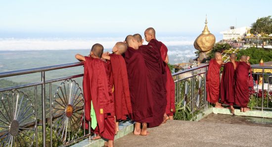 Fascination du sud du Myanmar de Yangon: Golden Rock