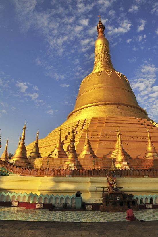 Fascination du sud du Myanmar de Yangon: Myanmar Bago Shwemawdaw Pagoda