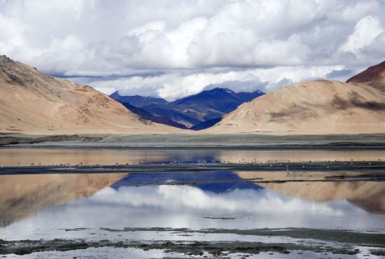 Les montagnes spectaculaires de Ladakh de Leh: Ladakh: Tso Kar