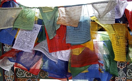 Bhoutan - pays et légendes de Paro: Prayer flags