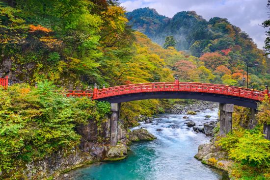 Gruppenreise «Im Reich der Sonnengöttin» ab Kyoto: Nikko at the Shinkyo Bridge over the Daiwa River