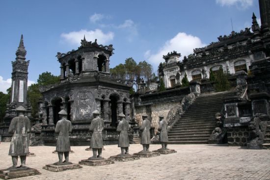 Le Vietnam pour les fins connaisseurs de Hanoi: Hue: Thien Dinh Palace (UNESCO