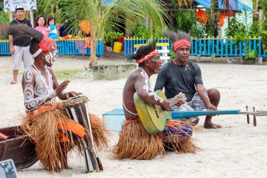Kreuzfahrt im Inselparadies Raja Ampat ab Sorong: Arborek Band