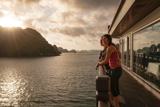 Mystische Lan Ha Bucht Kreuzfahrt mit «Ginger» ab Hanoi: beach: beach: Heritage Line - Lan Ha Bay - Ginger - Sunset