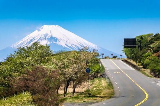 Mietwagen Rundreise «Izu Peninsula» ab Tokio: View of Mt.Fuji and road from Izu Skyline