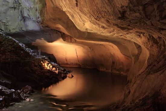 Höhepunkte Borneos ab Kuching: Mulu Caves