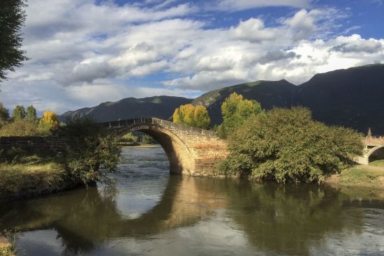 Spektakuläres Yunnan & Tibet ab Kunming: Shaxi Bridge