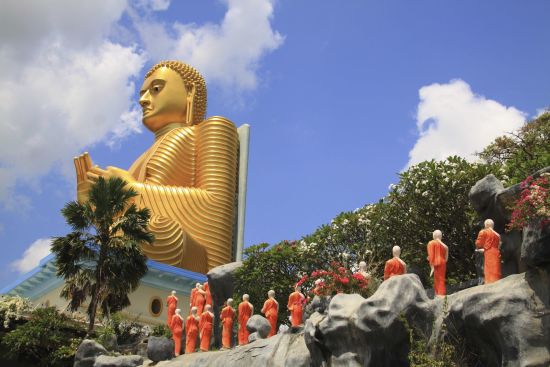 Erlebnisreiches Sri Lanka ab Colombo: Dambulla Golden Buddha 