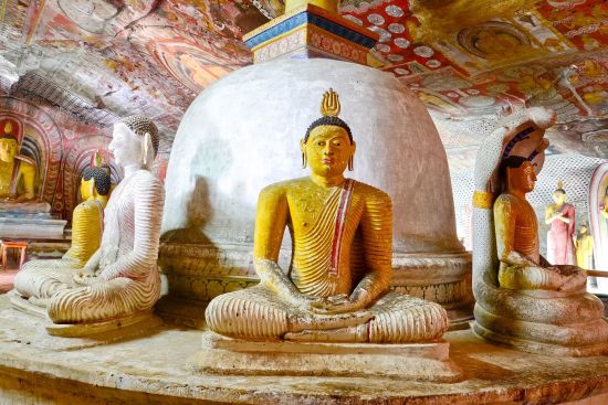 Erlebnisreiches Sri Lanka ab Colombo: Buddha Statues at Dambulla Cave Golden Temple