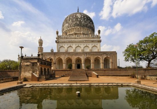 «The Deccan Odyssey» - Les Joyaux du Deccan de Mumbai: Hyderabad Hayath Bakshi Begum Tomb 001