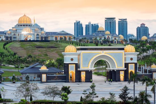 Höhepunkte Malaysias mit Option "Belum Rainforest" ab Kuala Lumpur: Kuala Lumpur: Royal Palace Istana Negara