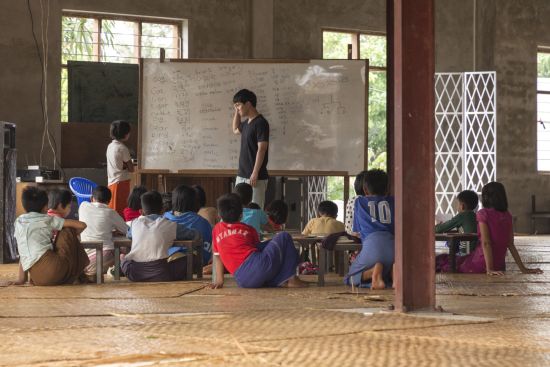 Ursprüngliches Myanmar ab Yangon: Sagar Lake School at Monastery