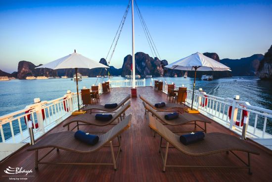Croisières dans la baie de Halong avec «Bhaya Premium» de Hanoi: facilities: Sundeck
