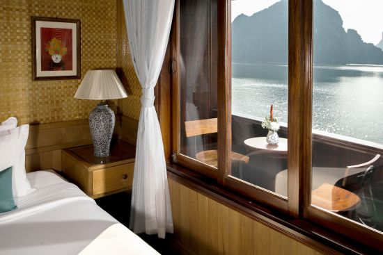 Croisières dans la baie de Halong avec «Bhaya Premium» de Hanoi: room: Bhaya Legend | Premium Balcony Cabin
