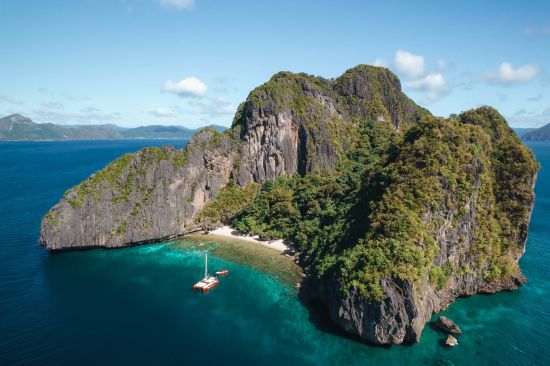 Privater Katamaran im Inselparadies ab Palawan: location: El Nido Yachting Club