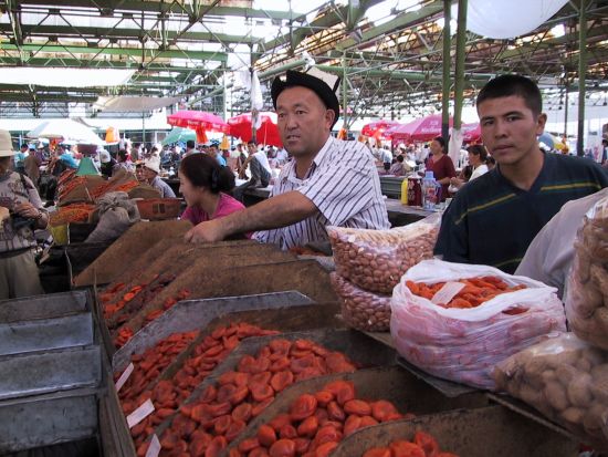 Leserreise SonntagZeitung und Berner Zeitung - Faszination Seidenstrasse de Tachkent: Osh Bazaar - Bishkek 4