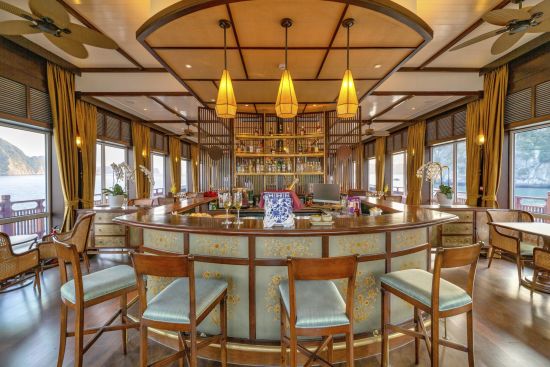 Croisière dans la baie mystique de Lan Ha à bord du «Ylang» de Hanoi: ylang-bar