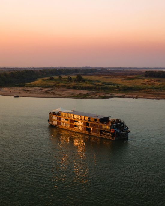 Monde aquatique du Cambodge de Siem Reap: exterior: beach: exterior: Sunset