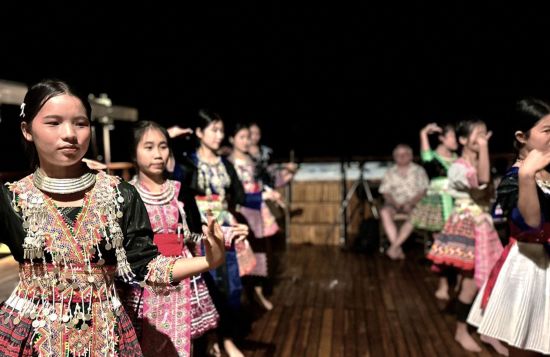 Croisière fluviale luxueuse au Laos de Vientiane: heritage-line-i-upper-mekong-i-anouvong-i-life-onboard_54267303948_o