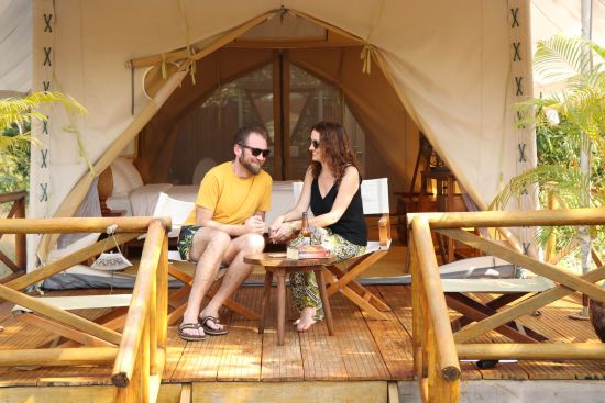 Cardamom Tented Camp - Entdeckertour ab Phnom Penh: room: Cardamom Tented Camp | Tent Veranda 