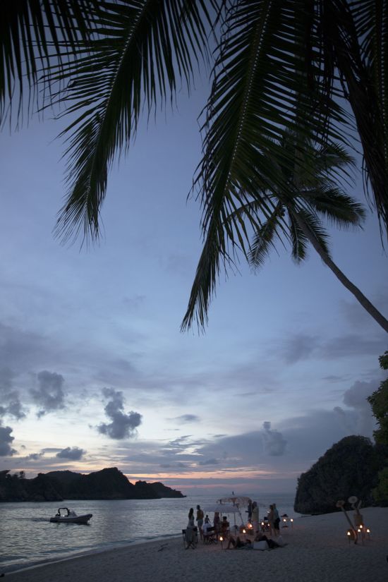Kreuzfahrt im Korallendreieck Indonesiens (Komodo - Bali) ab Labuan Bajo: activities: Sundowner