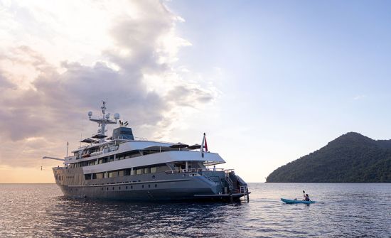 Traumhafte Kreuzfahrt ins Herz der Molukken ab Ambon: exterior: Aqua Blu