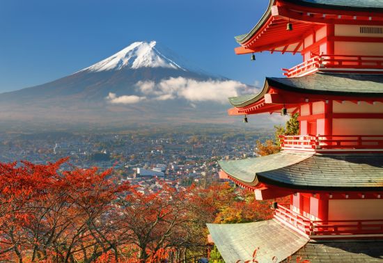 Circuite en groupe «Le Japon aux multiples facettes» de Kyoto: Mt. Fuji: viewed from behind Chureito Pagoda
