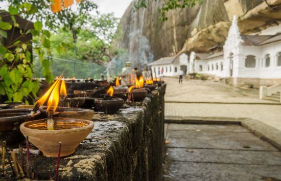 Erlebnisreiches Sri Lanka ab Colombo: Dambulla Golden Temple Buddhist Caves