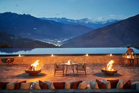 Six Senses Bhutan für Geniesser ab Paro: f&b: Courtyard Dinner