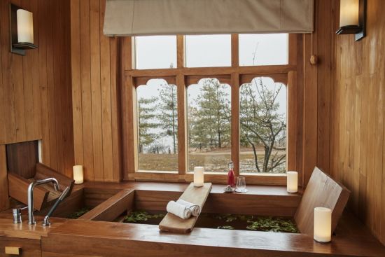 Six Senses Bhutan für Geniesser ab Paro: wellness: Hot Stone Bath