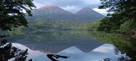 Mietwagen Rundreise «Hokkaido Kompakt» ab Sapporo: Lake Onneto with view to Meakan-dake and Akan-Fuji