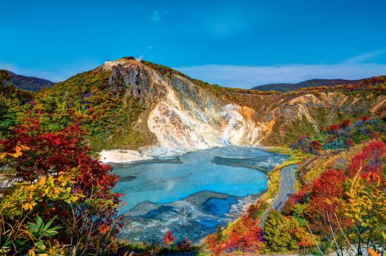 Mietwagen Rundreise «Hokkaido Intensiv» ab Sapporo: Lake Oyunuma in Noboribetsu, Hokkaido, Japan