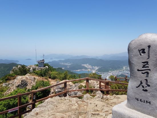 Mietwagen Rundreise «Südliches Korea» ab Seoul: Stone at the summit of Mireuksan