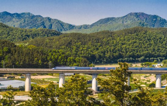 La Corée du Sud compacte sur rails de Séoul: High speed train Korea