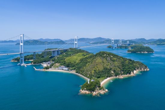Mietwagen Rundreise «Magisches Shikoku» ab Osaka: Umashima and Kurushima Bridges in Seto Inland Sea