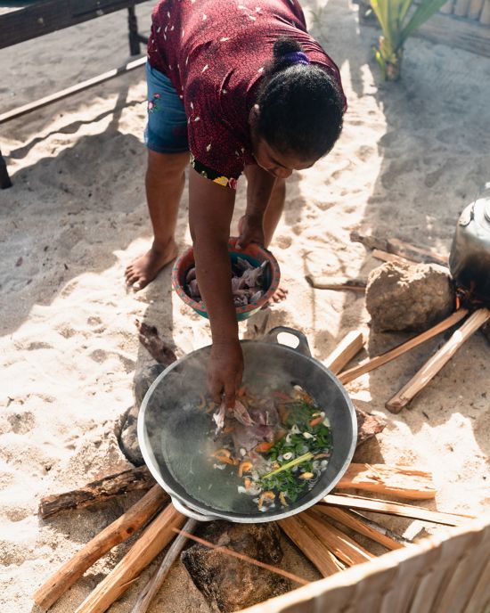 Traumhafte Kreuzfahrt ins Herz der Molukken ab Ambon: activities: Village visit