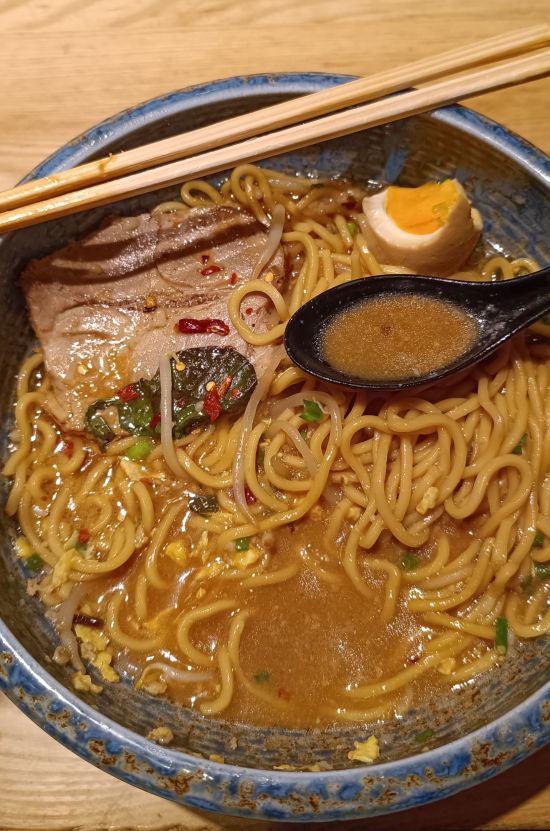 Durch das Land der Ainu ab Hakodate: Delicious Ramen noodle soup
