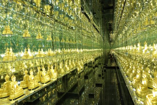 Le Siam royal de Bangkok: Golden Temple Uthai Thani